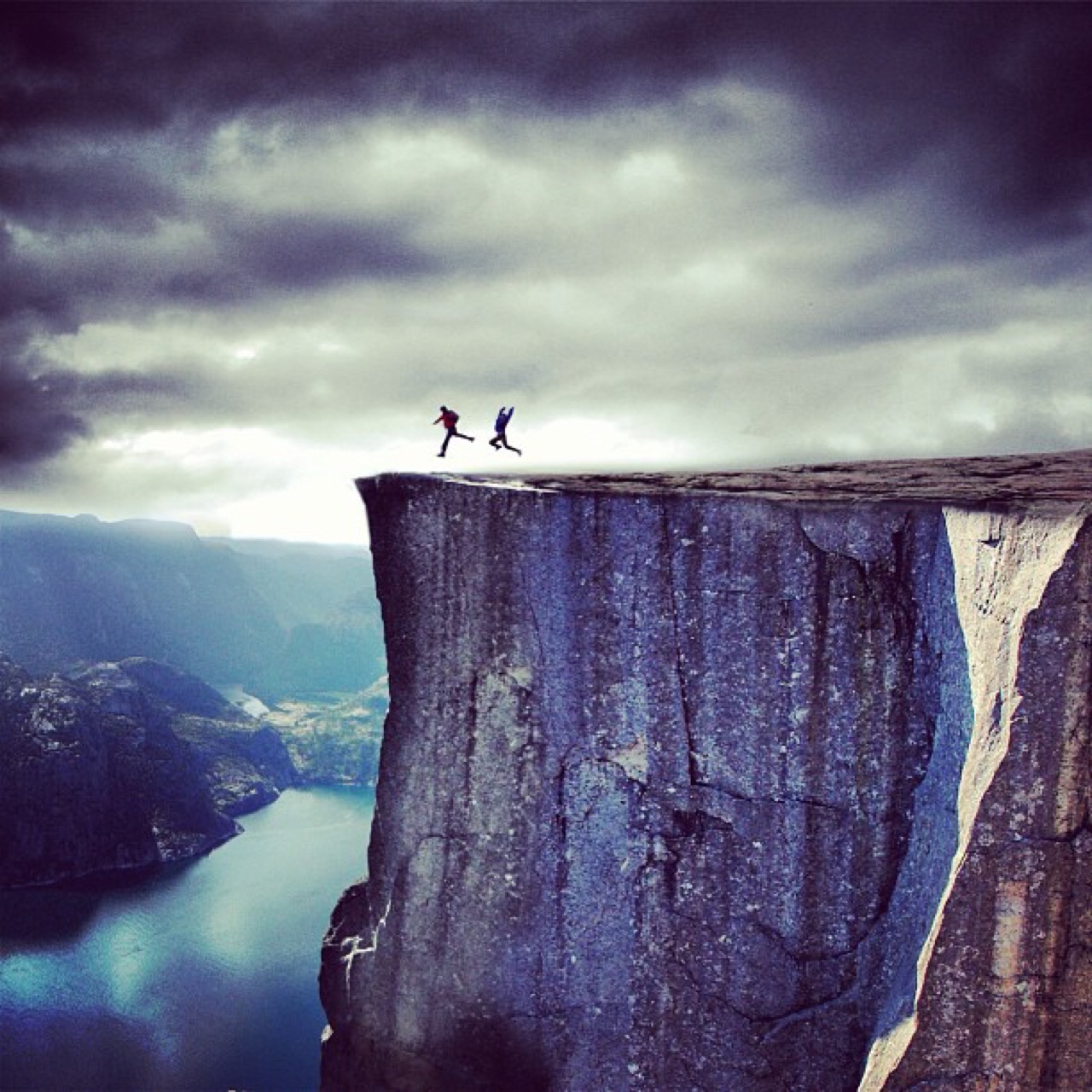 It was soo windy at #pulpitrock #preikestolen #norway but such a…