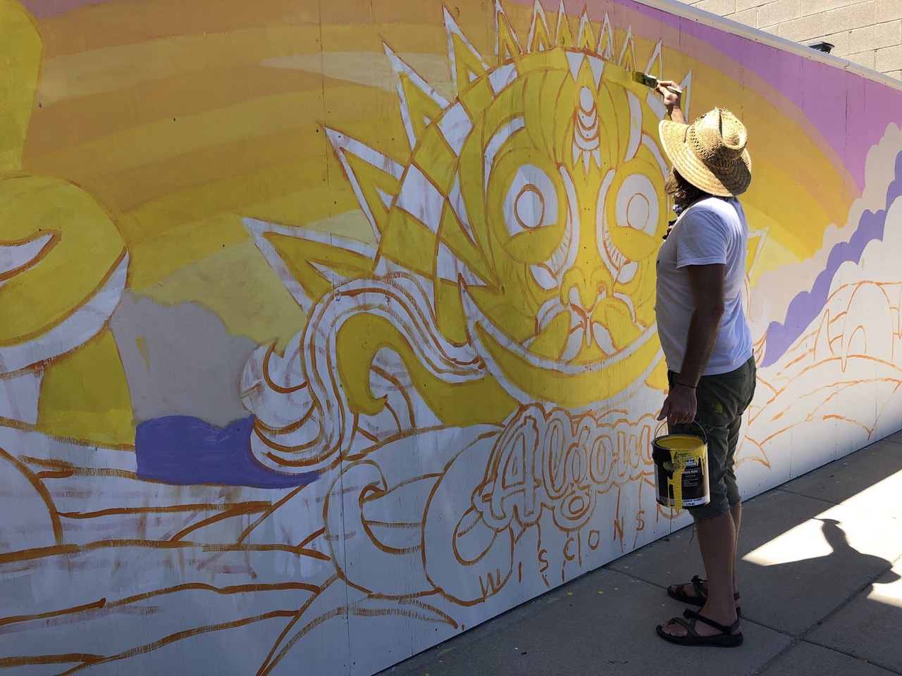 Beautiful, sunshiny day to be out painting a little sunshine.☀️…