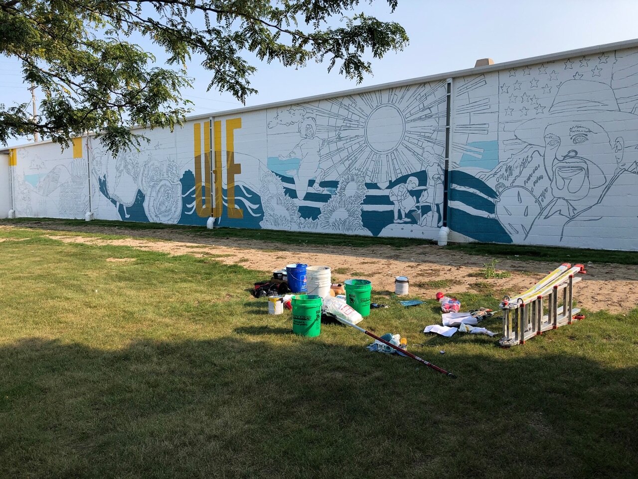 Started a new “unity” mural today and got to sport my new mask.