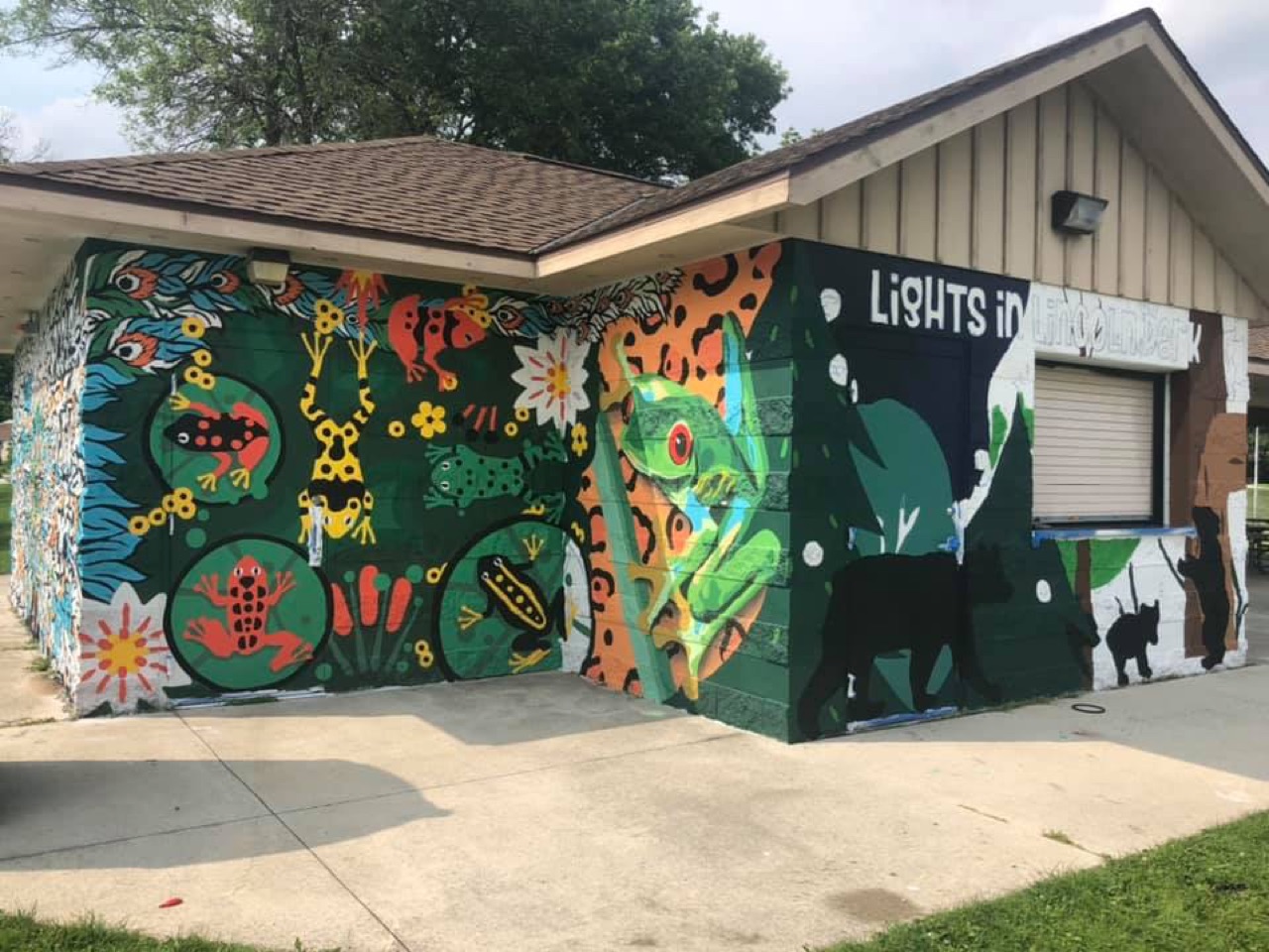 Our latest mural is coming to life in Lincoln Park!