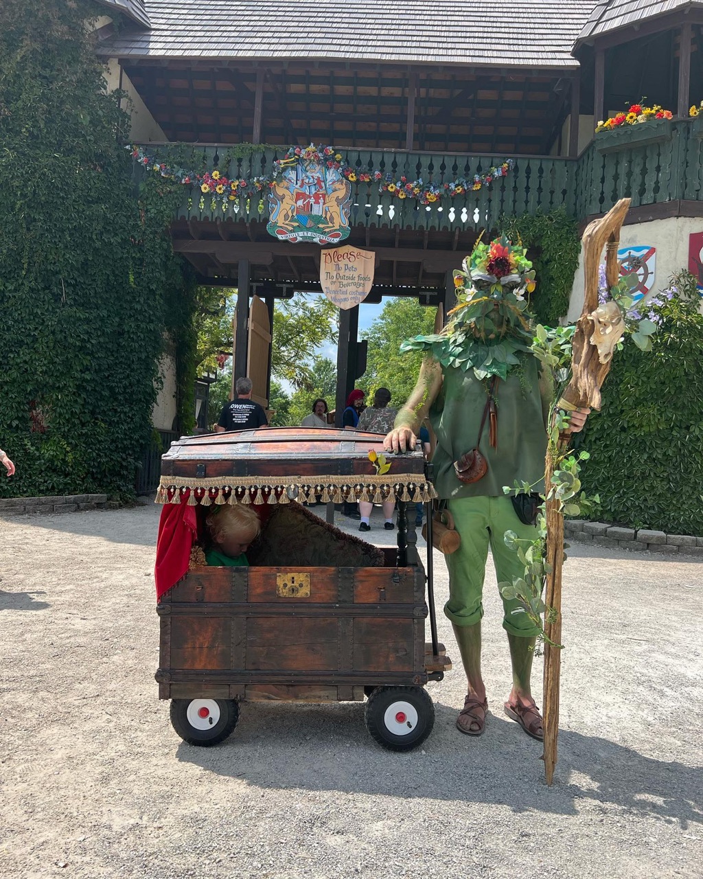 Yonder and Co. had a blast at the renfaire today bringing the Arty Cart…