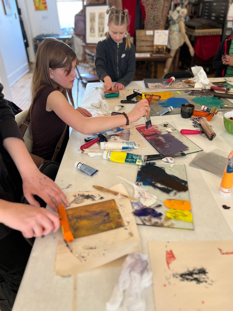 We had a great group of young printmakers in the studio this morning!
