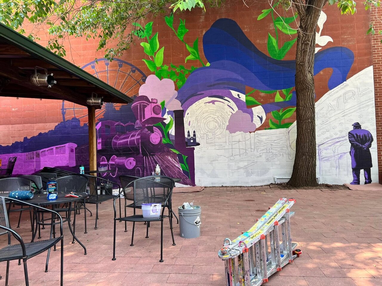 Stop down to On Broadway, Inc.’s Mural & Busker Festival this weekend!