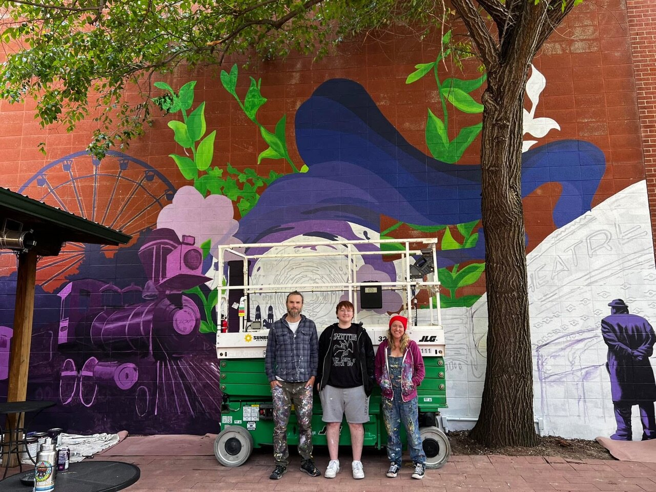 Stop down to On Broadway, Inc.’s Mural & Busker Festival this weekend!