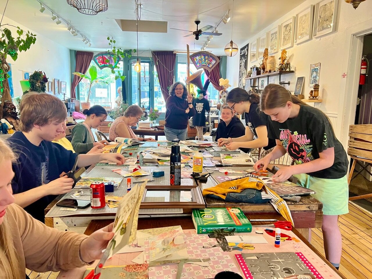 Such good creative energy in the studio this morning!✨Thank you Cody…