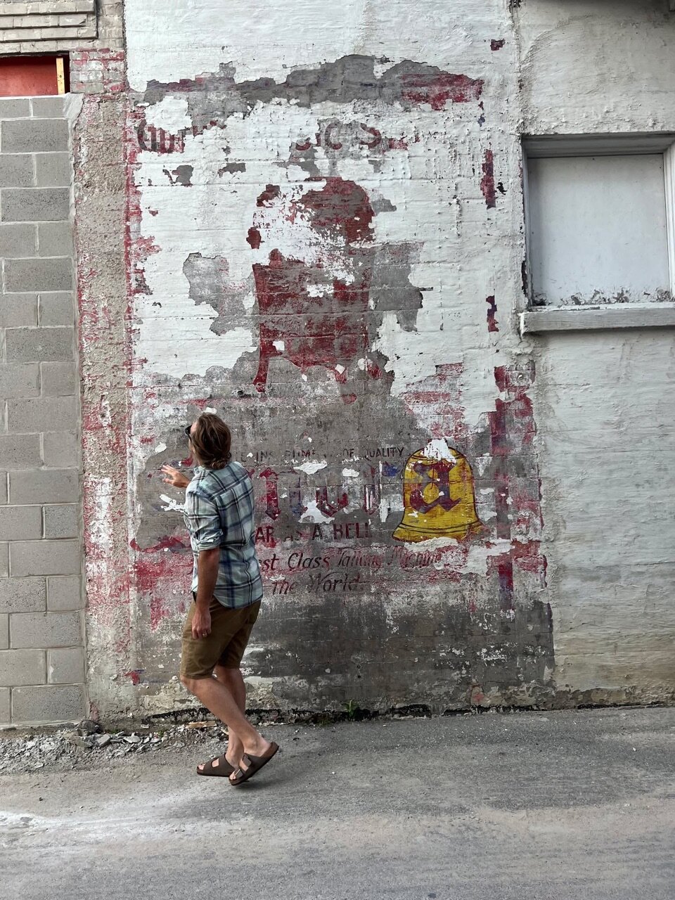 Guth Music — A Ghost Sign Restored